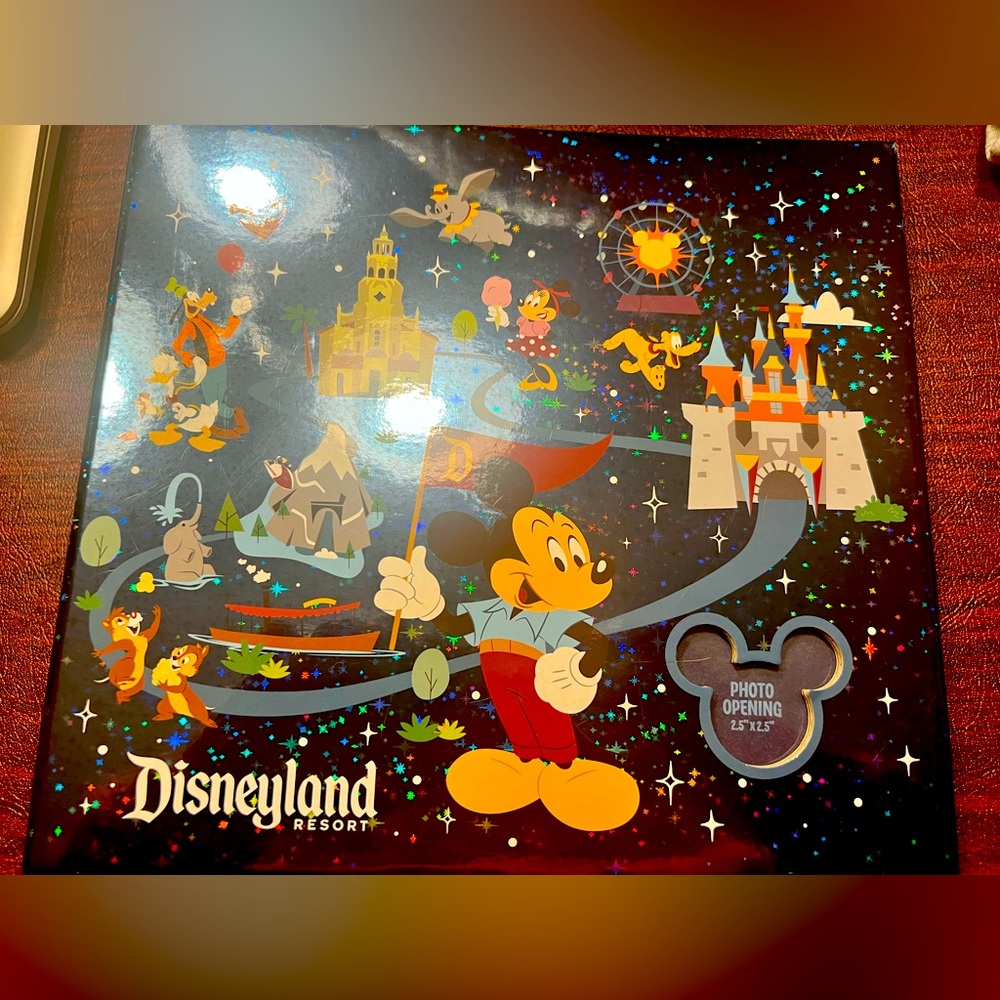 Disneyland Resort Photo Album - holds 200+ 4x6 photos